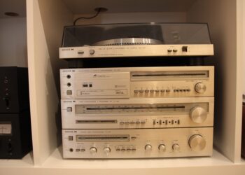 zestaw wieżowy z gramofonem Hifivox