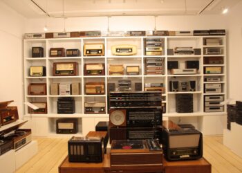 zbiór odbiorników radiowych Diora