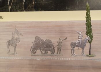 figurki cynowe - żołnierze na koniach i wóz drabinisty