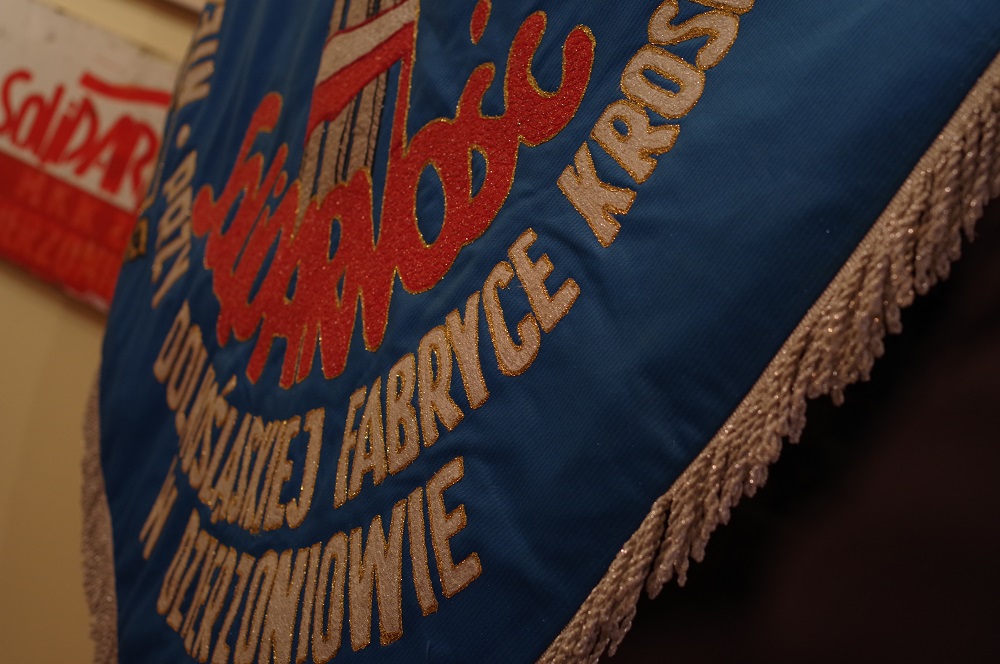 sztandar "Solidarności" Dolnośląskiej Fabryki Krosien