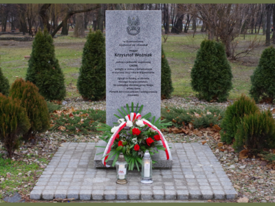 obelisk upamiętniający mjr. Krzysztofa Woźniaka w Dzierżonioiwe