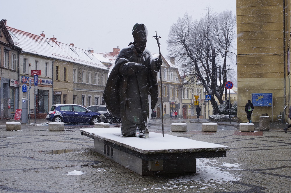 pomnika Jana Pawła II w Dzierżoniowie