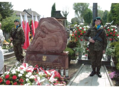 pomnik rozstrzelanych żołnierzy Armii Krajowej