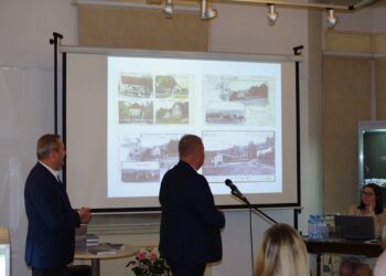 prezentacja pawilonu ogrodowego: Henryk Smolny, Dariusz Kucharski
