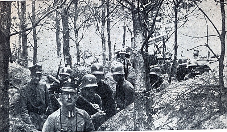 Powstanie Wielkopolskie, polscy żołnierze w okopach na froncie."Wiek XX", Warszawa 1937 / autor nieznany