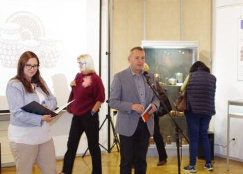 Wernisaż wystawy czasowej "Z gliny stworzone" w Muzeum Miejskim Dzierżoniowa 1