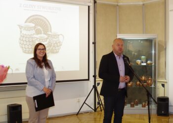 Wernisaż wystawy czasowej "Z gliny stworzone" w Muzeum Miejskim Dzierżoniowa - Roksana Augustyniak i Radosław Michałek