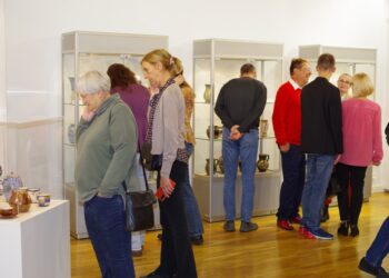 Wernisaż wystawy czasowej "Z gliny stworzone" w Muzeum Miejskim Dzierżoniowa 6