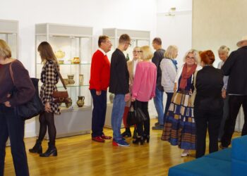 Wernisaż wystawy czasowej "Z gliny stworzone" w Muzeum Miejskim Dzierżoniowa 5
